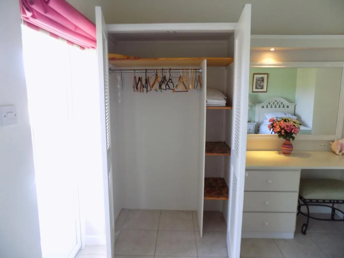 The Pelican #3 - Spacious 2 Bedroom 2,5 Bath Waterfront Townhome In The Heart Of Rodney Bay, Townhouse Prázdninový dům