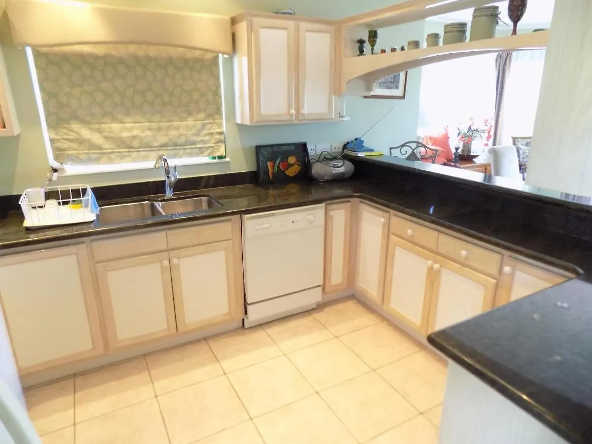 The Pelican #3 - Spacious 2 Bedroom 2,5 Bath Waterfront Townhome In The Heart Of Rodney Bay, Townhouse بيت للعطل